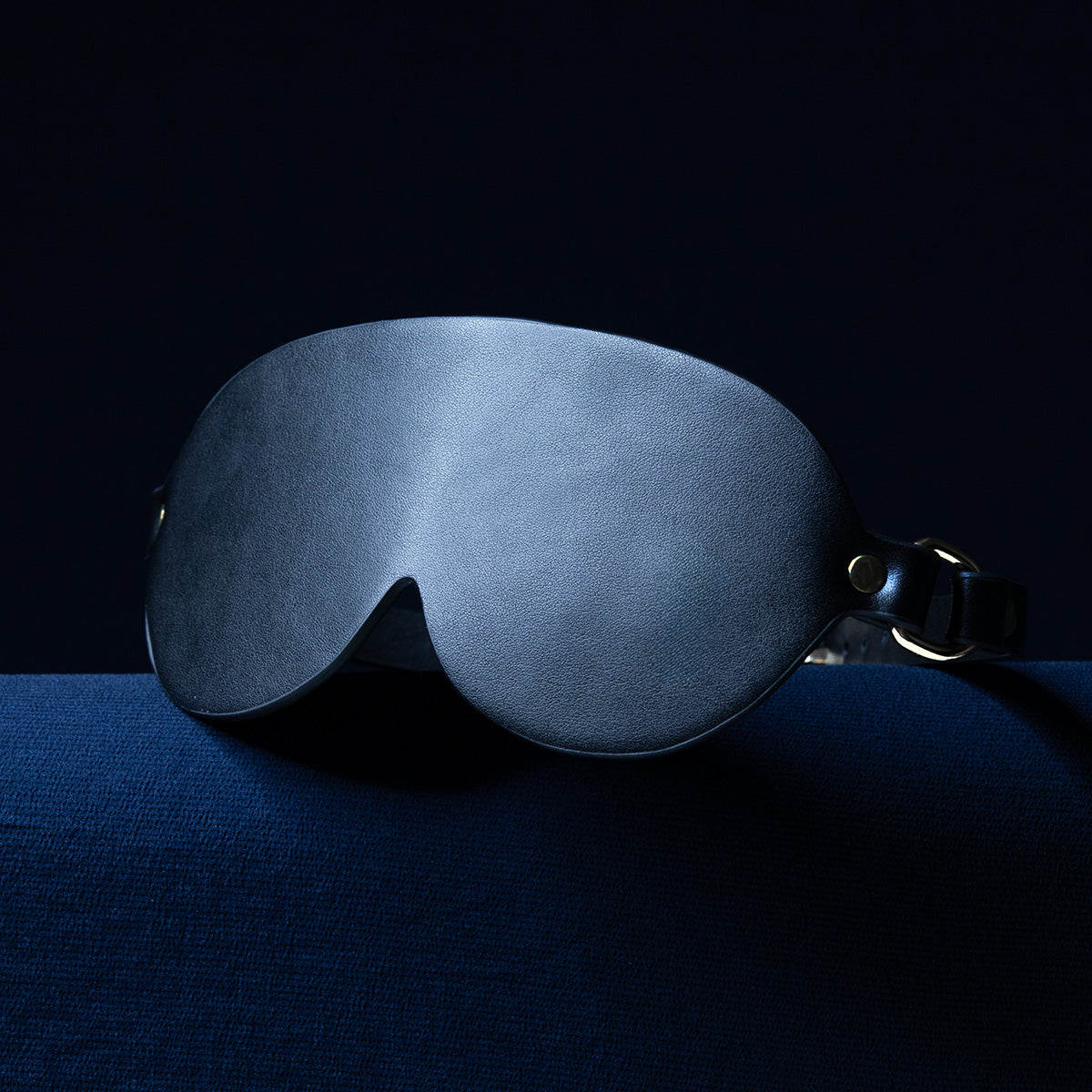 blindfold2.jpg__PID:85d2432e-e824-4c01-9804-3ace1649730a
